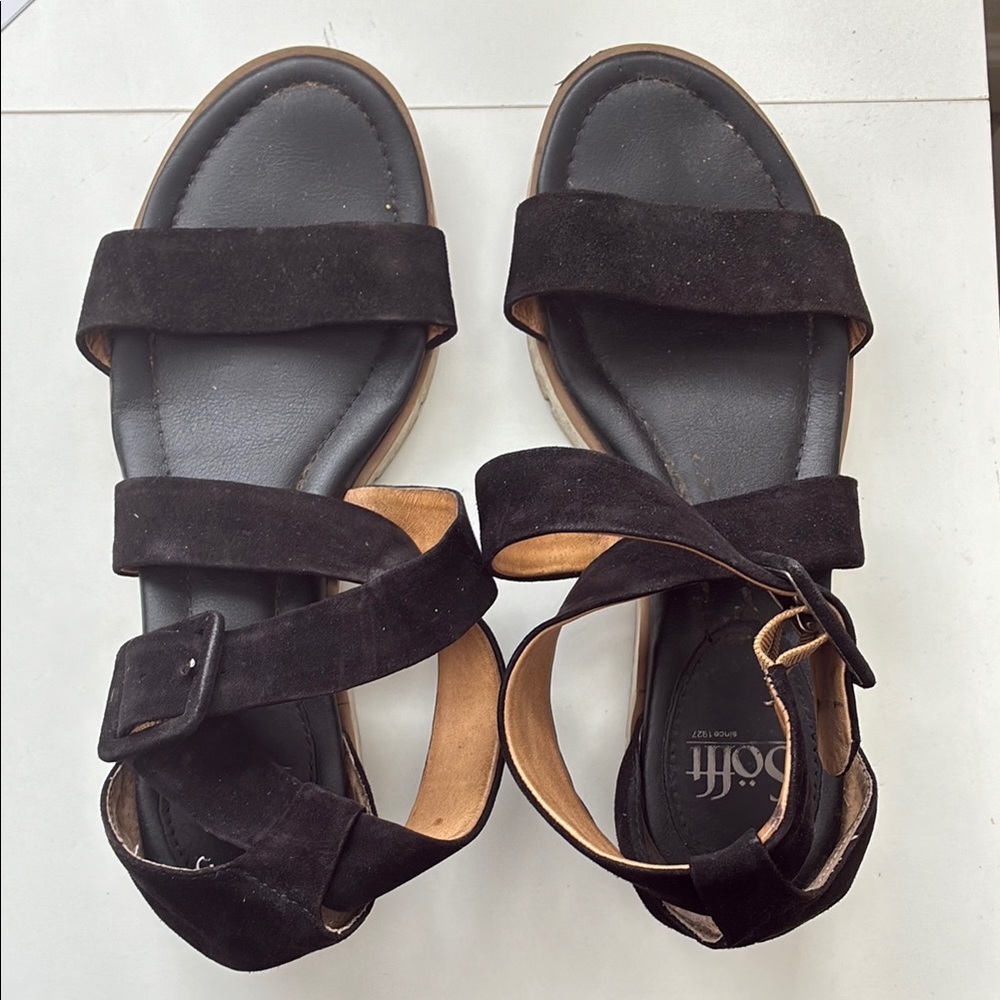 Sofft Black Sandals Minimalist Comfort Design